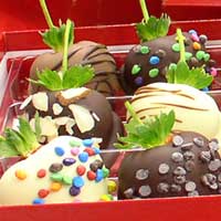 3 Topping Chocolate Covered Strawberry Gift Box