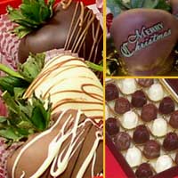 Merry Christmas Raspberries & Hand Dipped Chocolate Covered Strawberries  Delivered