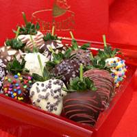 Large Gourmet Toppings Valentines Chocolate Covered Strawberry Gift Box