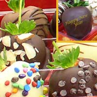 Happy New Year 3 Topping Chocolate Covered Strawberry Gift Box