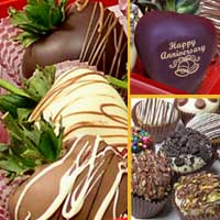 Happy Anniversary Cupcakes & Chocolate Covered Strawberry Gift box