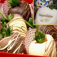 Graduation Scroll Chocolate Covered Strawberry Gift box