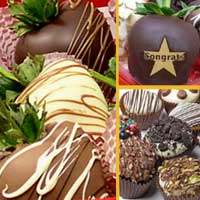 Congrats Cupcakes & Chocolate Covered Strawberry Gift box